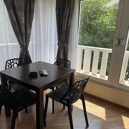 Free Breakfast- 50m From With Washing Machine