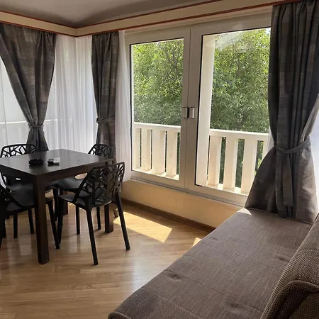 Free Breakfast- 50m From With Washing Machine Apartment *