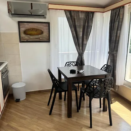 Apartment Free Breakfast- 50m From With Washing Machine Baska Voda