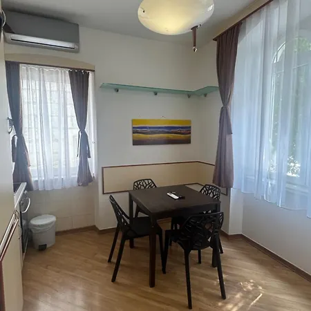 Free Breakfast- 50m From With Washing Machine Apartment *