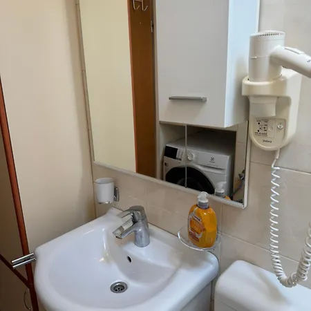 Free Breakfast- 50m From With Washing Machine * Baska Voda